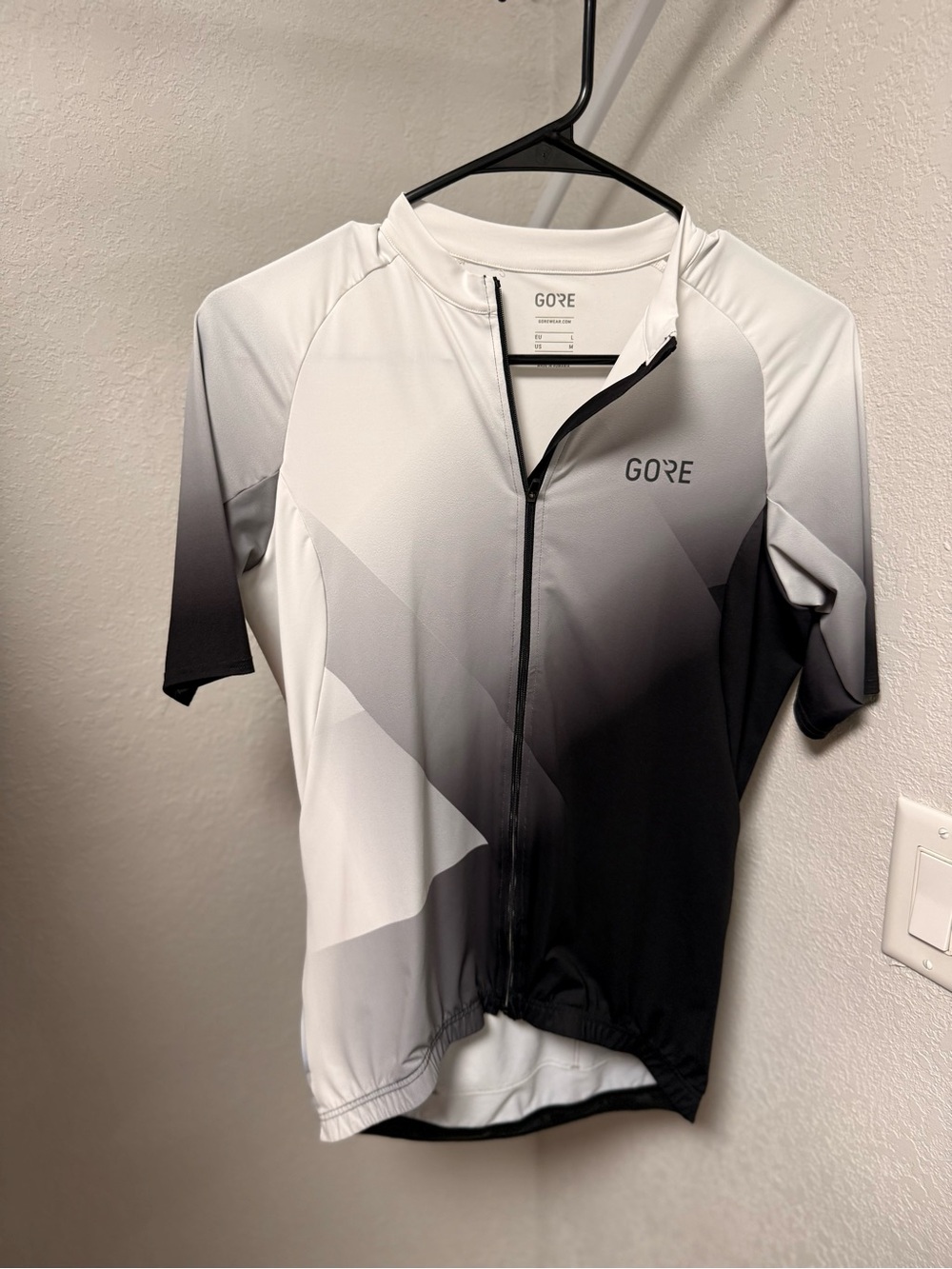 GORE Gradient Black & White Cycling Jersey- Medium  - see photo for minor stain